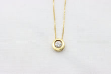  Gold Pendant With Diamond