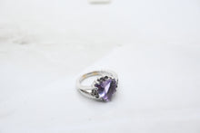  White Gold Ring with Amethyst and Diamonds