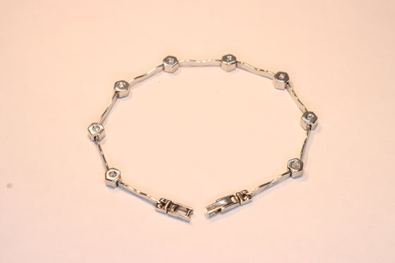 White Gold Tennis Bracelet with diamonds