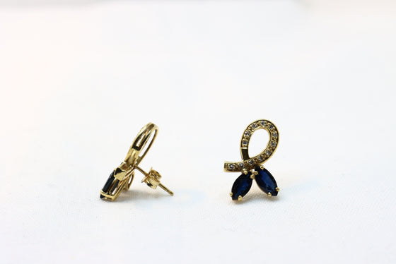 Gold Earrings with sapphire and diamonds