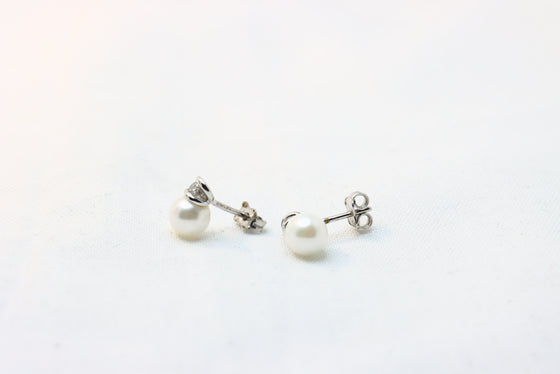 White Gold Earrings with pearl and diamonds