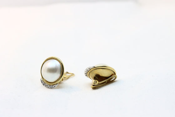 Gold Earrings with Pearl and diamonds