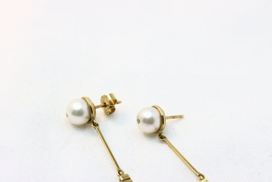 Gold Earrings with pearl and diamonds