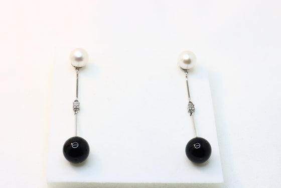 White Gold Earrings with pearl  onyx and diamonds