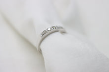  White Gold Ring with diamonds