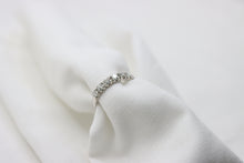  White Gold Ring with diamonds