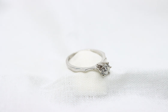 White Gold Ring with diamonds