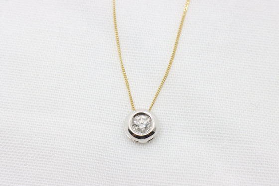 White Gold Pendant With Diamond