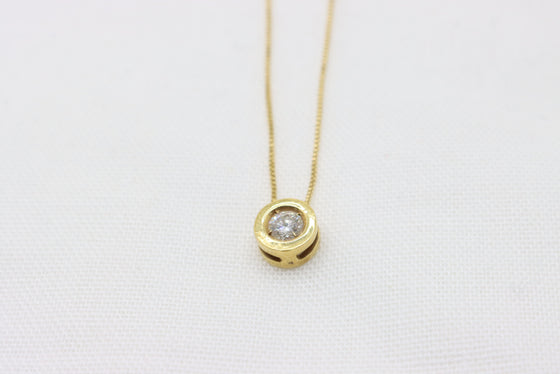 Gold Pendant With Diamond