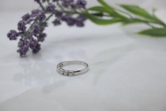 White Gold Ring with diamonds