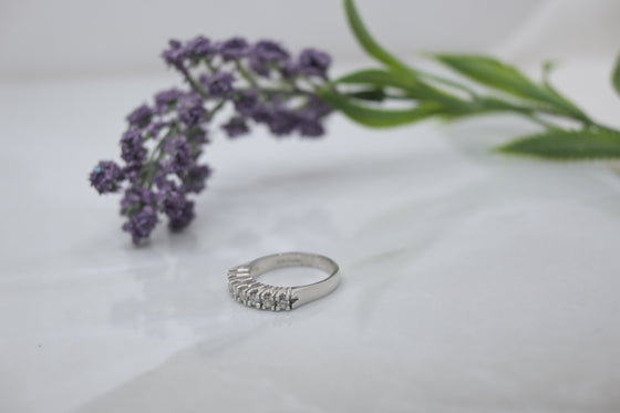 White Gold Ring with diamonds