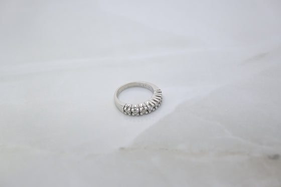 White Gold Ring with diamonds