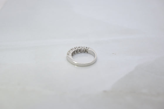 White Gold Ring with diamonds