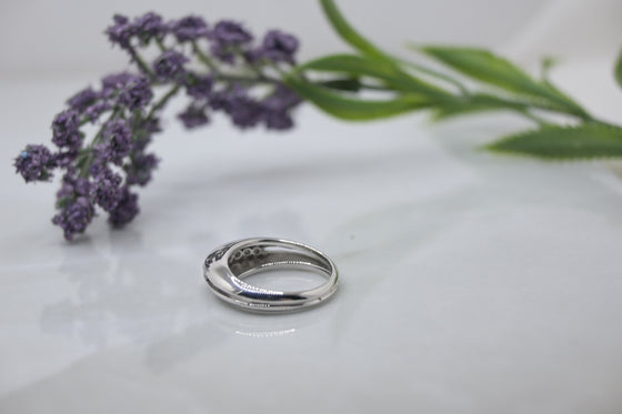 White Gold Ring with diamonds