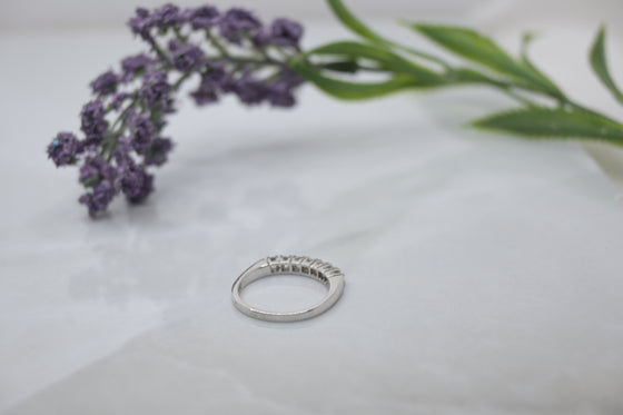 White Gold Ring with diamonds