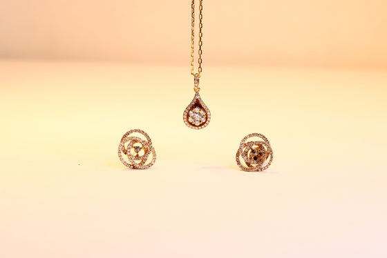 Rose Gold Earrings Flowers with diamonds