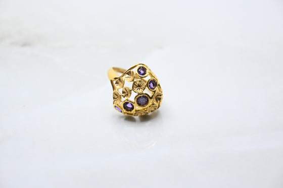 Yellow Gold Ring with Amethysts