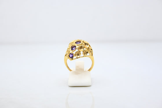 Yellow Gold Ring with Amethysts