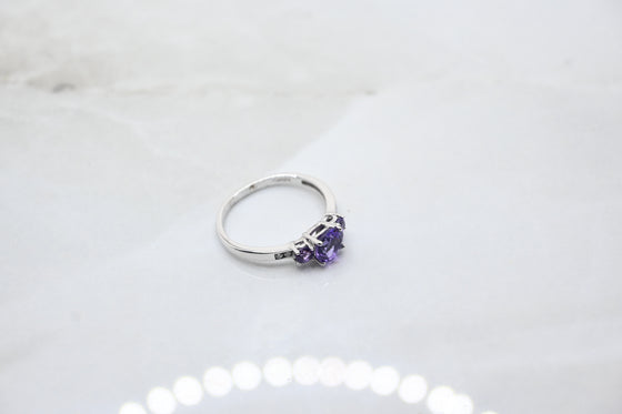 White Gold Diamond Ring with Amethysts