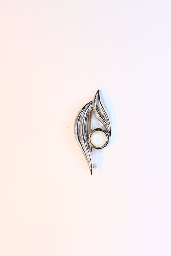 Silver Brooch with Pearl PS003