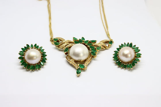 Gold Earring Flowers with pearl and emeralds