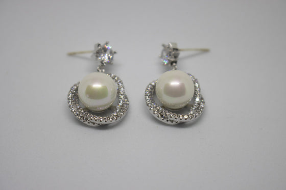 Silver Earring with pearl and zircons