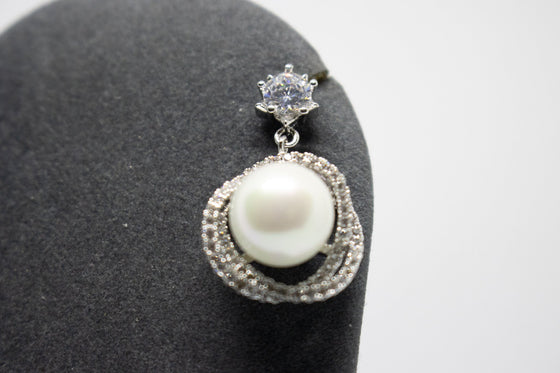 Silver Earring with pearl and zircons