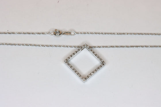 White Gold Pendant Square with diamonds