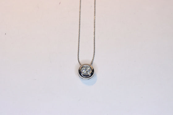 White Gold Pendant with moissanite