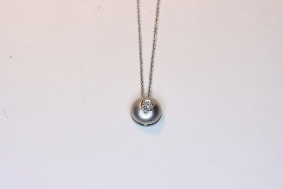 White Gold Pendant with diamond