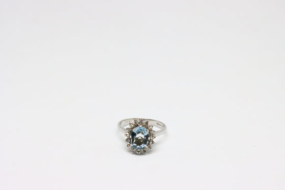 White Gold Ring with diamonds and aquamarine