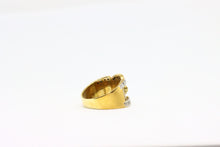  Gold Ring with diamonds