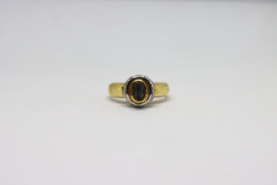 Gold Ring with sapphire and diamonds