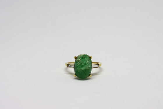 Gold Ring with emerald and diamonds