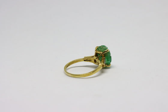 Gold Ring with emerald and diamonds