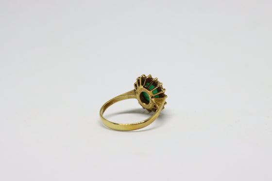 Gold Ring with emerald and diamonds