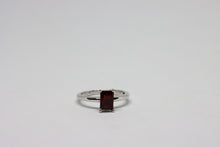  White Gold Ring with Garnet